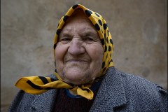 Woman-with-the-yellow-scarf